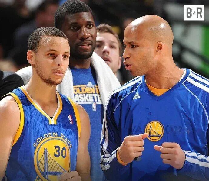 九游app-库里赛季报销？可能……