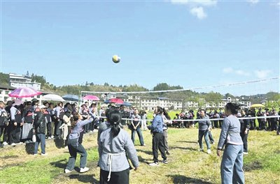 气排球比赛走进乡村|拉欧村|黔南日报|戴友维|荔波县融媒体中心|黔南布依族苗族自治州_新浪体育_新浪新闻